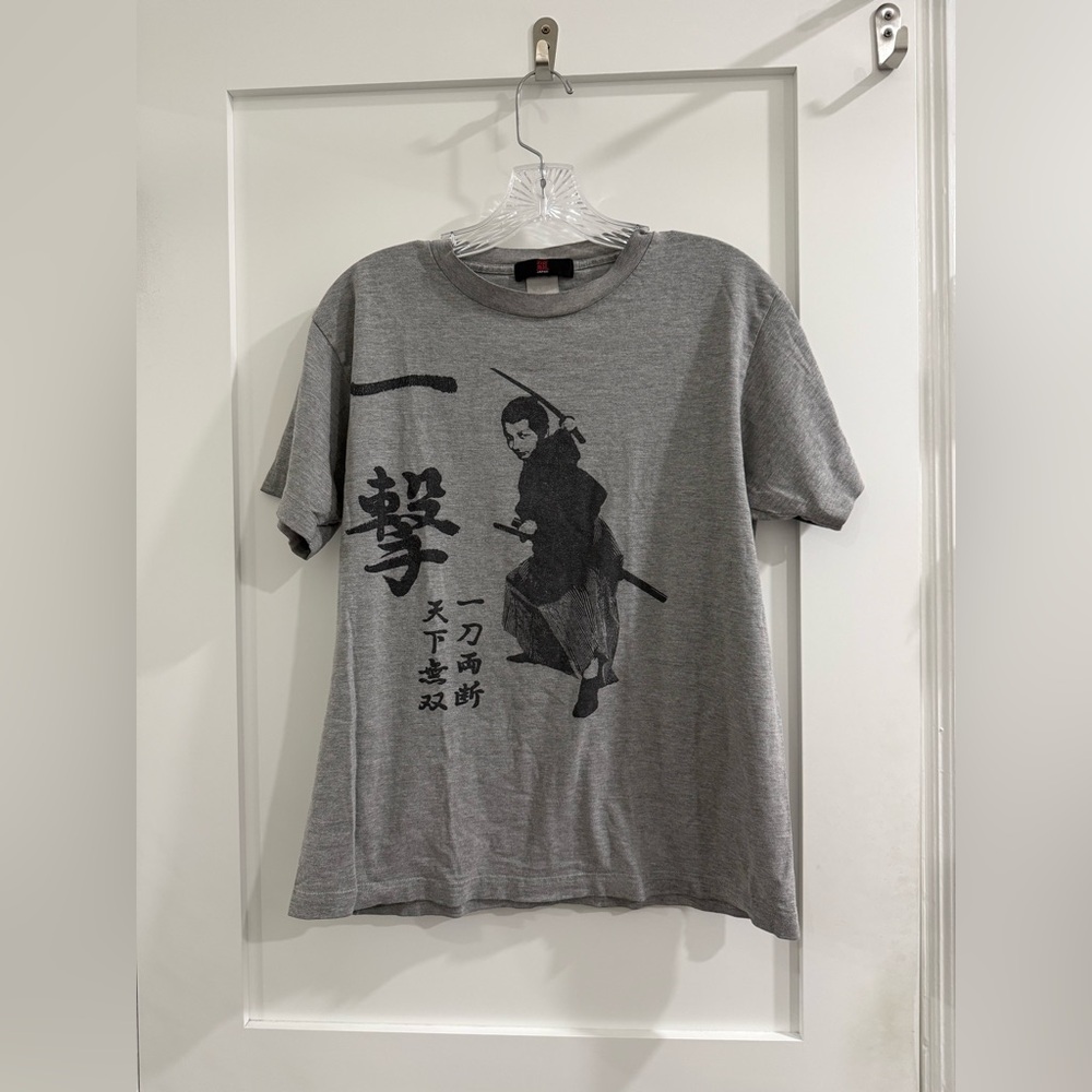 Japan heather gray preshrunk cotton t-shirt with Samurai (size m, fits like S)